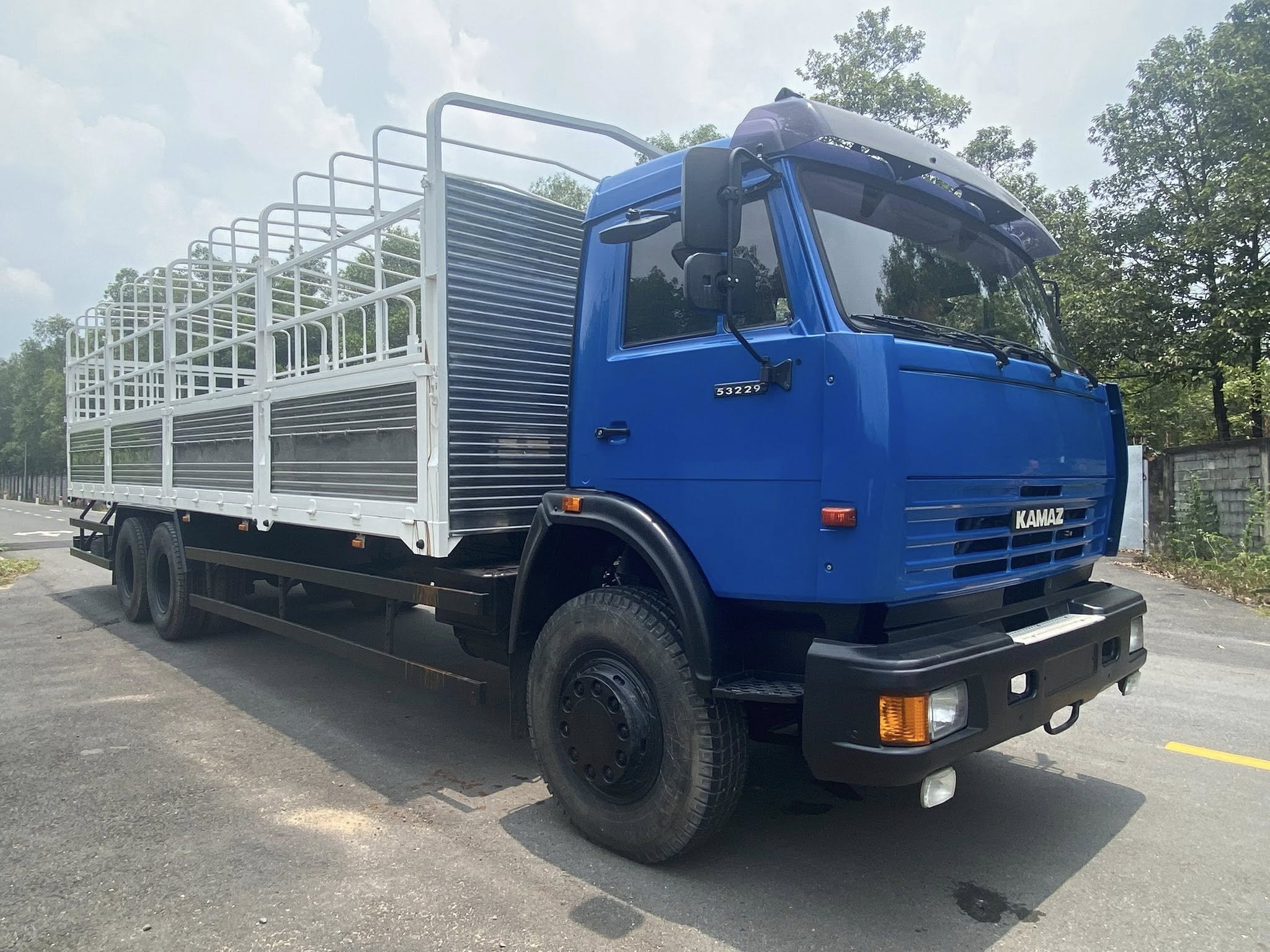 giá xe tải thùng kamaz