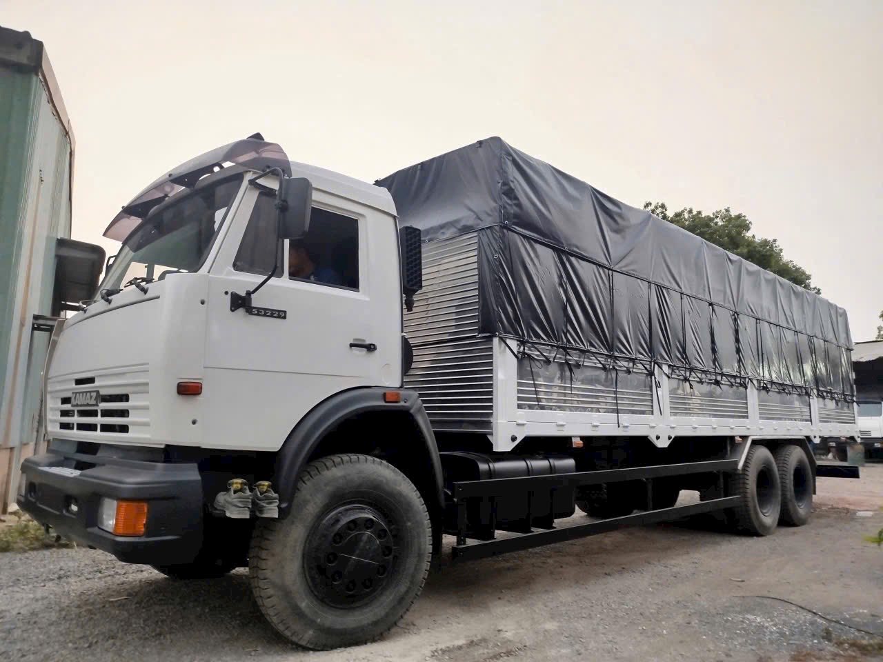 Xe tải kamaz giá thanh lý